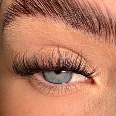 Unicorn Cosmetics Super Pre-Glued Party Lashes - I.F.L.Y. (Model Shot 1)