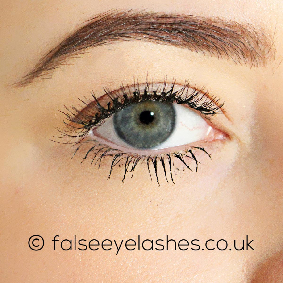 Ardell Invisiband Lashes Black - Demi Luvies - Model Shot 1