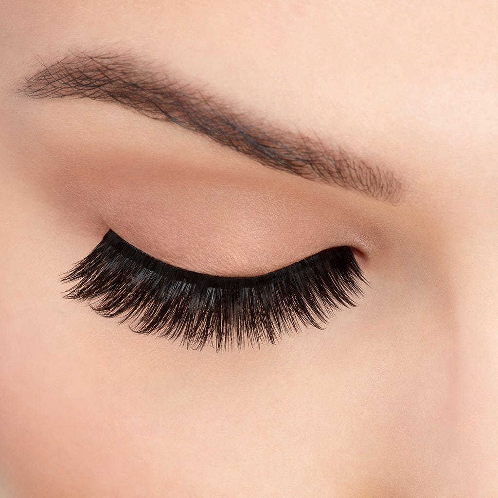 Ardell 3D Faux Mink Lashes Black 854 (Model Shot B3)