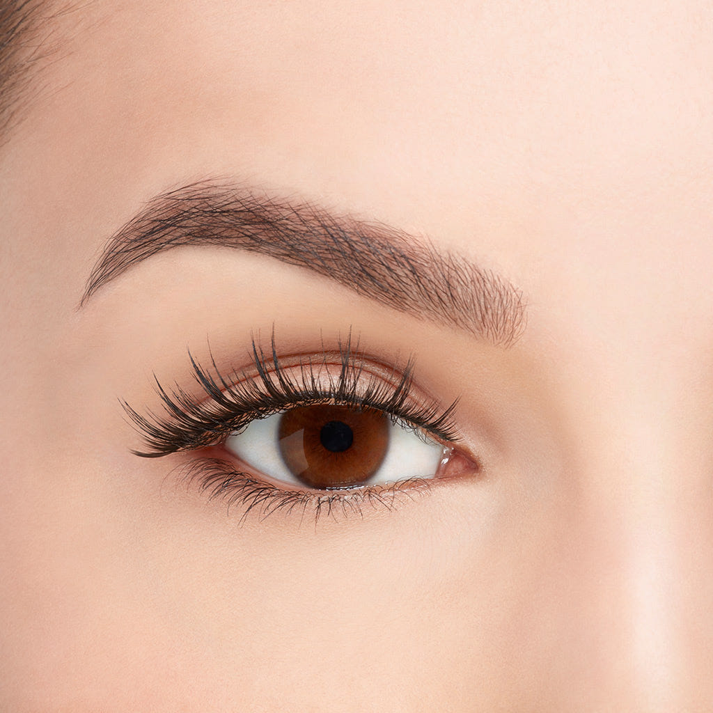 Ardell Faux Mink Lashes Black 810 (Model Shot B1)