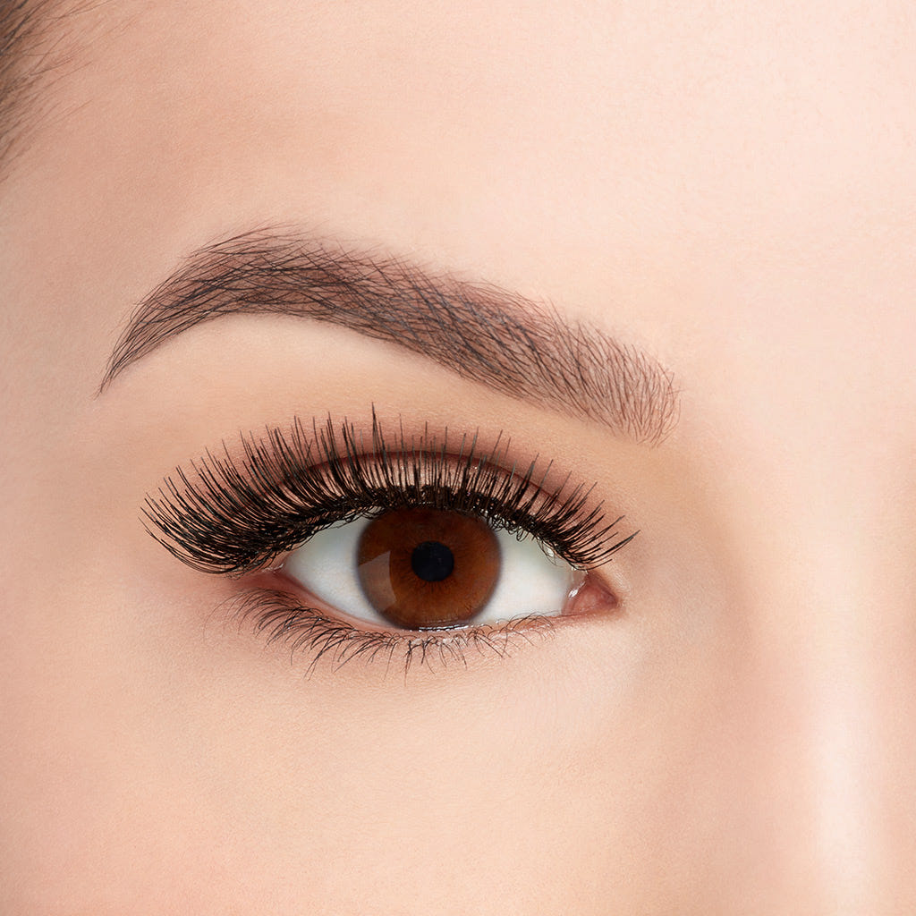 Ardell Lashes 105 Multipack (6 Pairs) - Model Shot 1