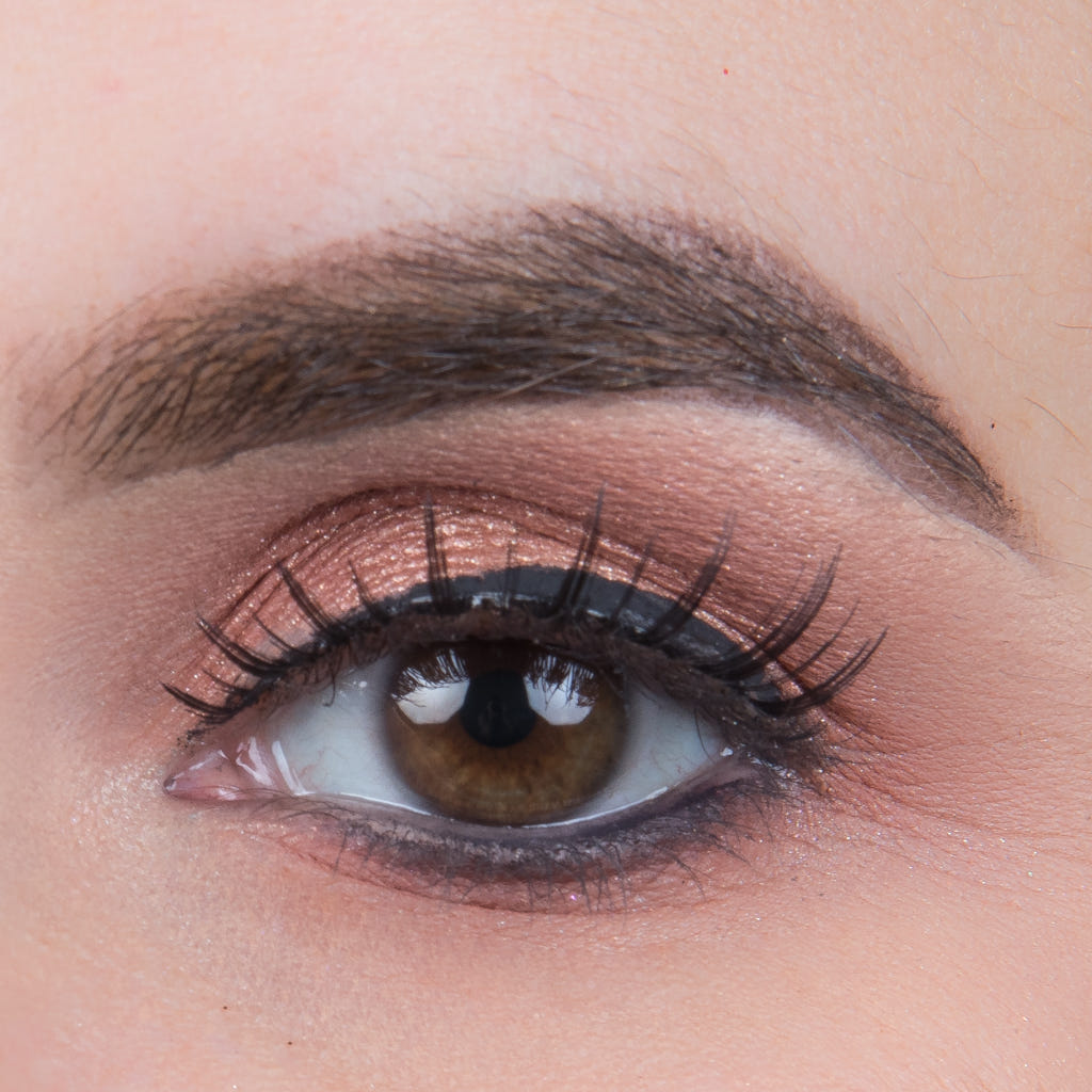Ardell Invisiband Lashes Black - Demi Pixies (Model Shot)