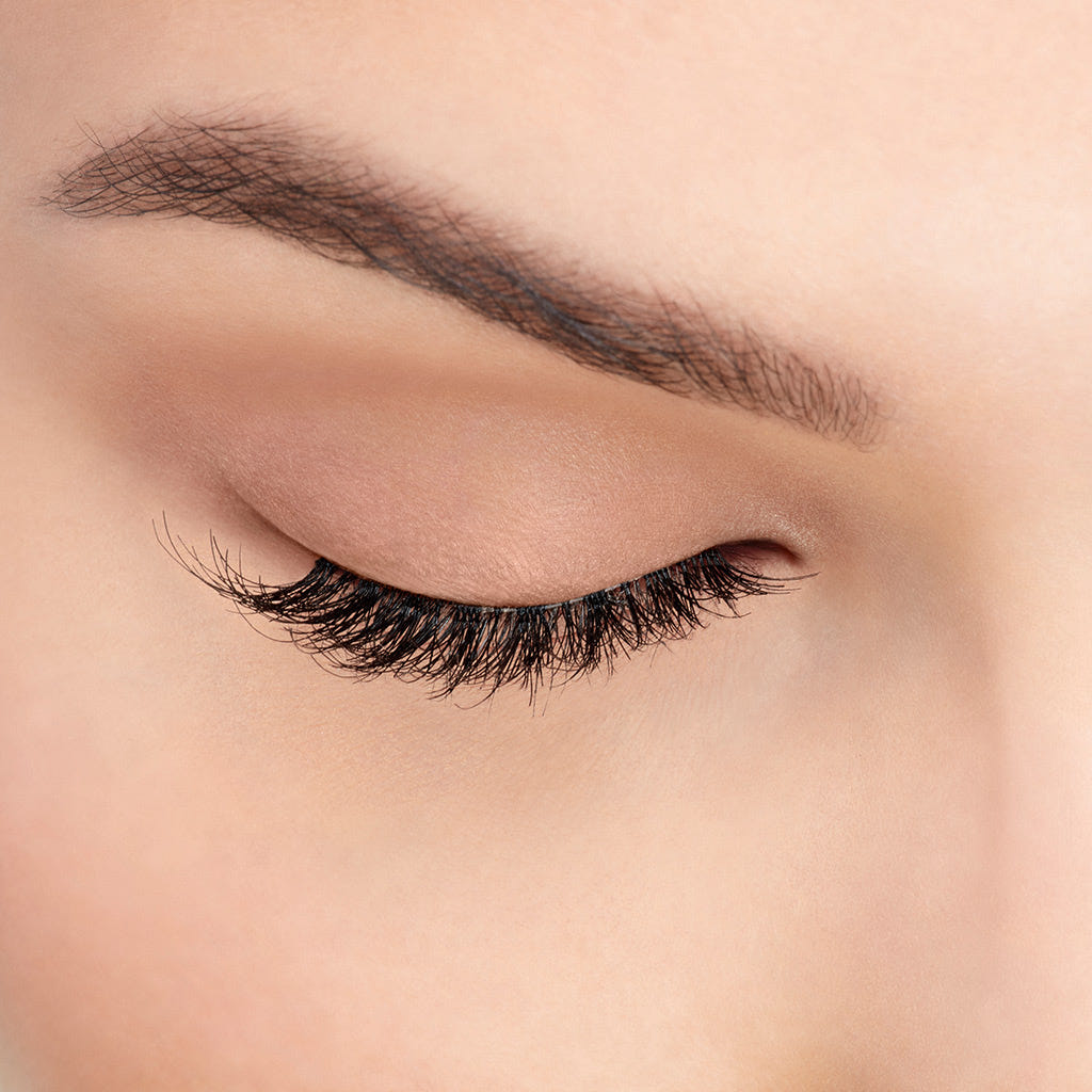 Ardell Demi Wispies Multipack (4 Pairs) - Model Shot B2