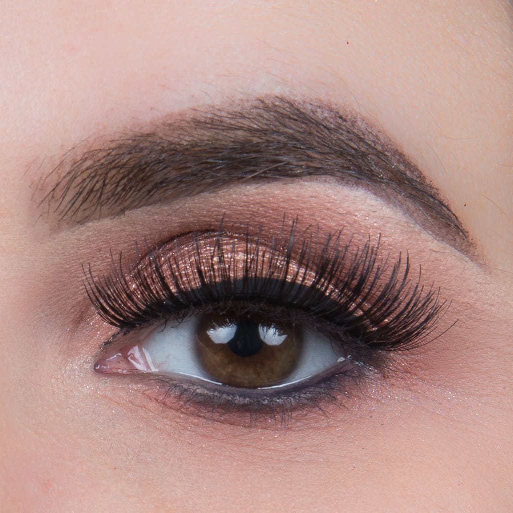 Ardell Double Up Lashes 204 (Model Shot 3)