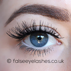 Ardell Double Demi Wispies Lashes (with DUO Glue) - Model Shot 1