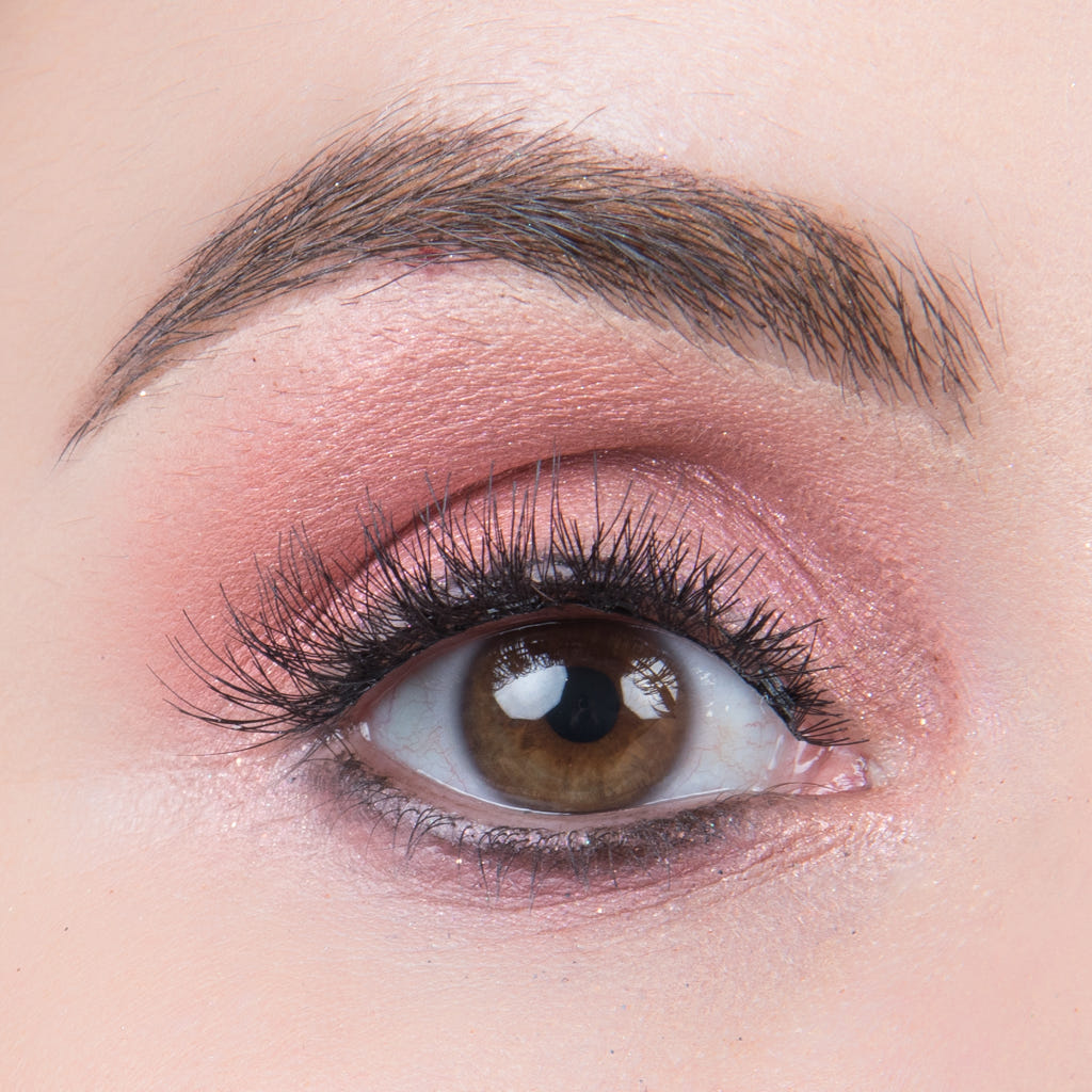 Ardell Magnetic Lashes Double Wispies (Model Shot)