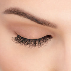 Ardell Wispies Lashes Black (with DUO Glue) - Model Shot B2