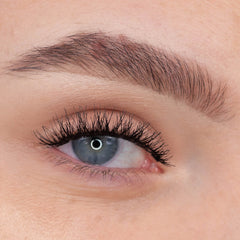 Ardell Magnetic Lashes Double Demi Wispies (Model Shot 2)