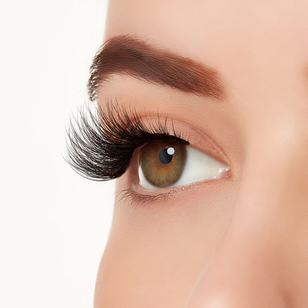 Ardell Mega Volume Lashes Black 260 (Model Shot 2)