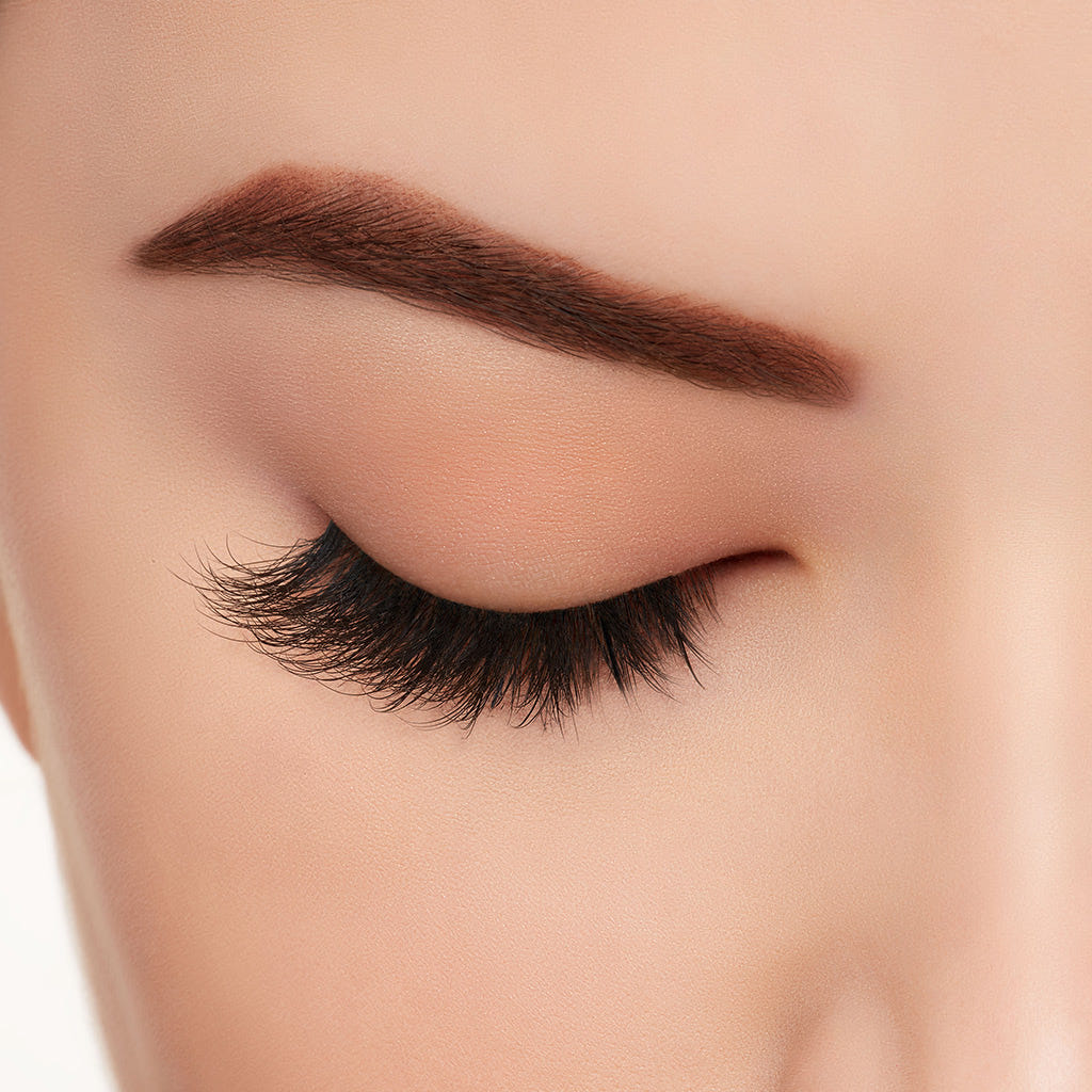 Ardell Mega Volume Lashes Black 260 (Model Shot 3)
