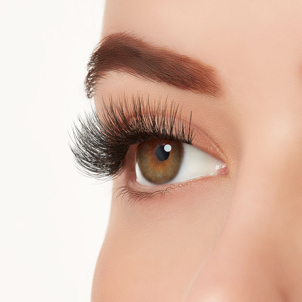 Ardell Mega Volume Lashes Black 262 (Model Shot 2)