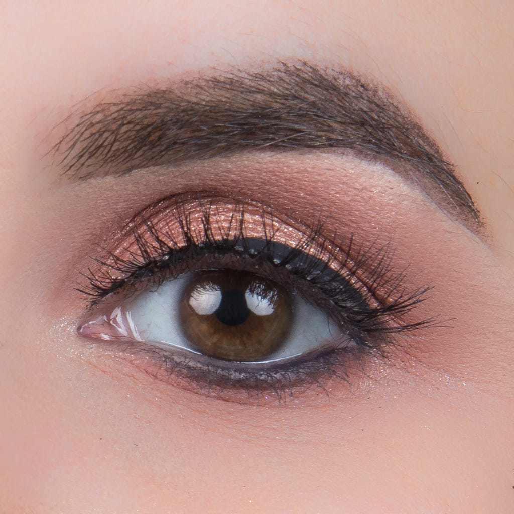 Ardell Wispies Lashes 120 (with DUO Glue) - Model Shot