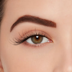 Ardell Wispies Lashes 702 (Model Shot 1)