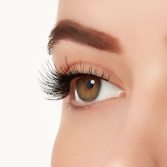 Ardell Wispies Lashes 702 (Model Shot 2)