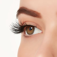 Ardell Wispies Lashes 705 (Model Shot 2)