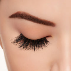 Ardell Wispies Lashes 705 (Model Shot 3)