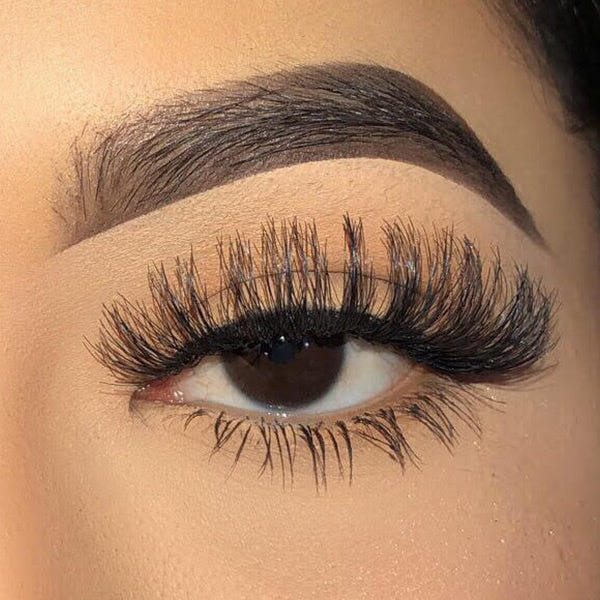 Boldface Lashes - Bold Is Beautiful (Model Shot)