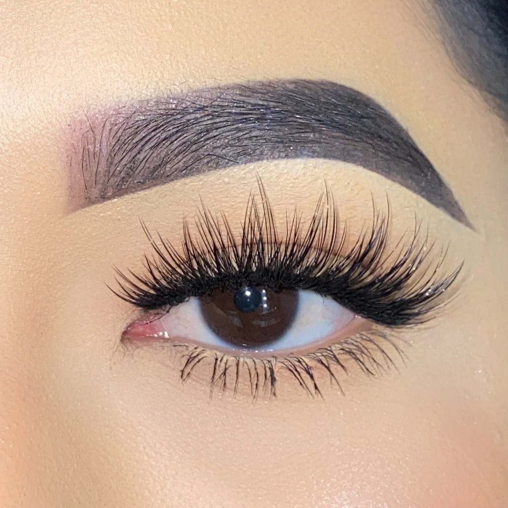 Boldface Lashes - Eyes On Me (Model Shot)