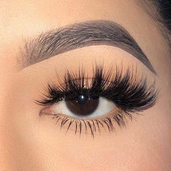 Boldface Lashes - Mega-Babe (Model Shot)