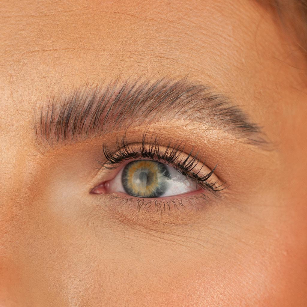 Boldface Lashes - The Essentials (Model Shot 2)