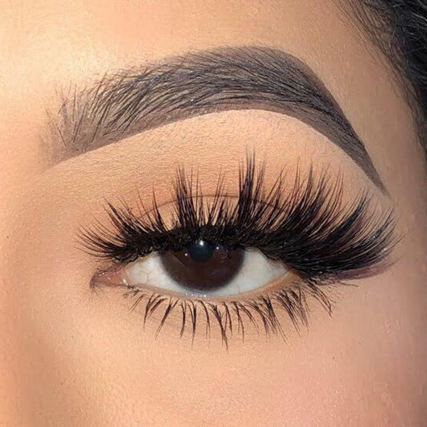 Boldface Lashes - Thrill Seeker (Model Shot)
