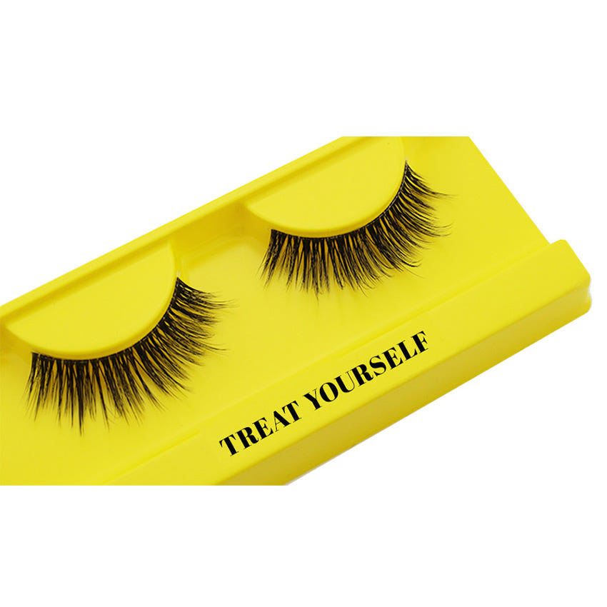 Boldface Lashes - Treat Yourself (Angled Tray Shot)