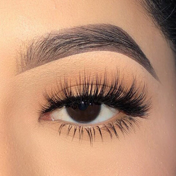 Boldface Lashes - Worth It (Model Shot)