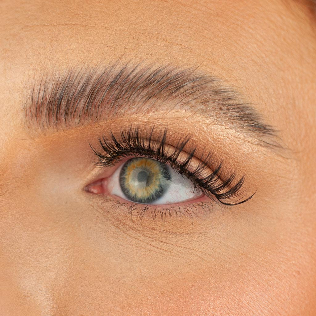 Boldface Lashes - Yours Truly (Model Shot 2)
