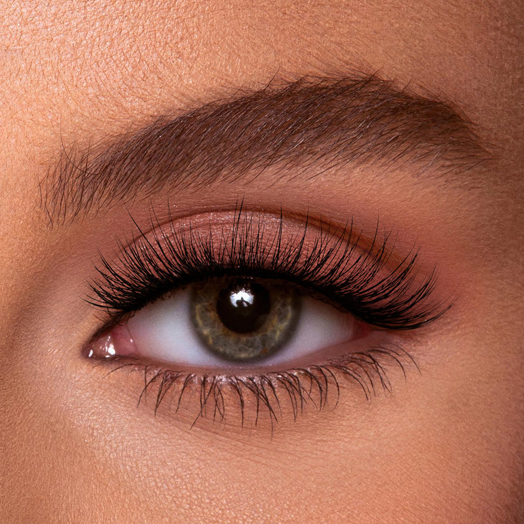 Eyecha Eco False Lashes - Maple (Model Shot)