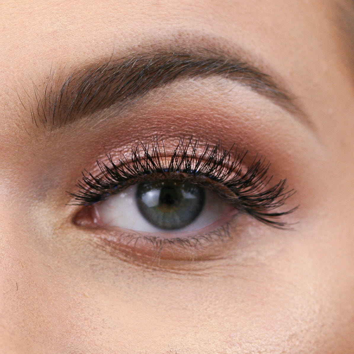 Eylure Fluttery Lashes 175 (Model Shot 2)