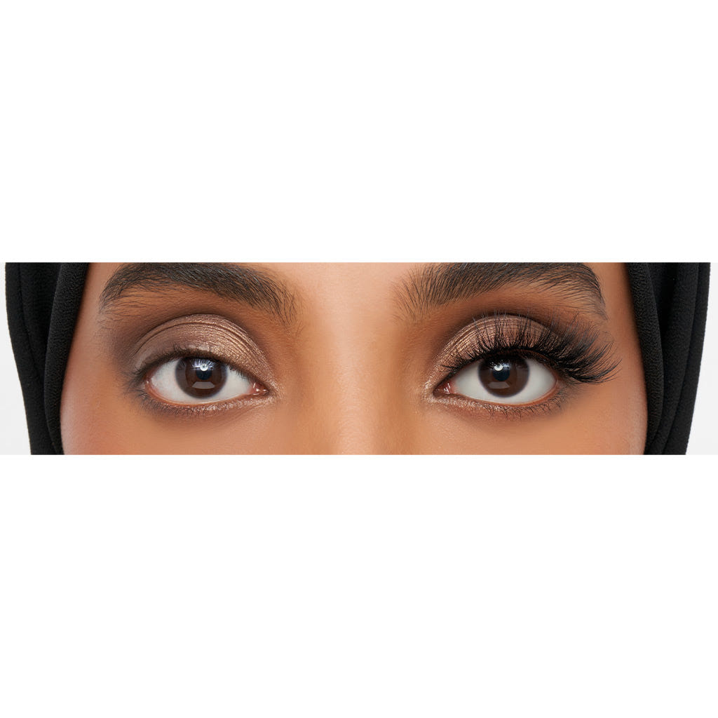 Eylure Luxe Velvet Noir Lashes - After Dark (Model Shot)