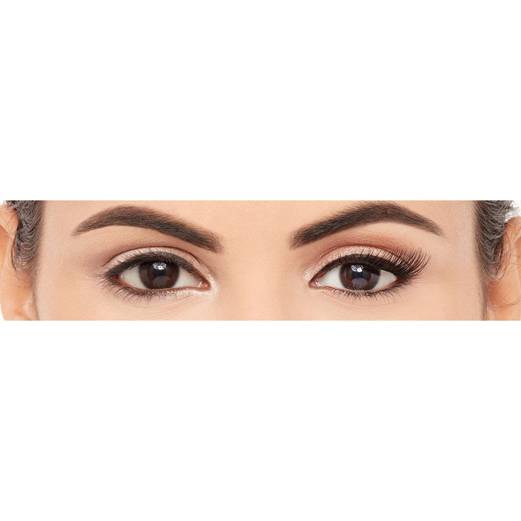 Eylure Magnetic Lashes - Baroque Corner (Model Shot 1)