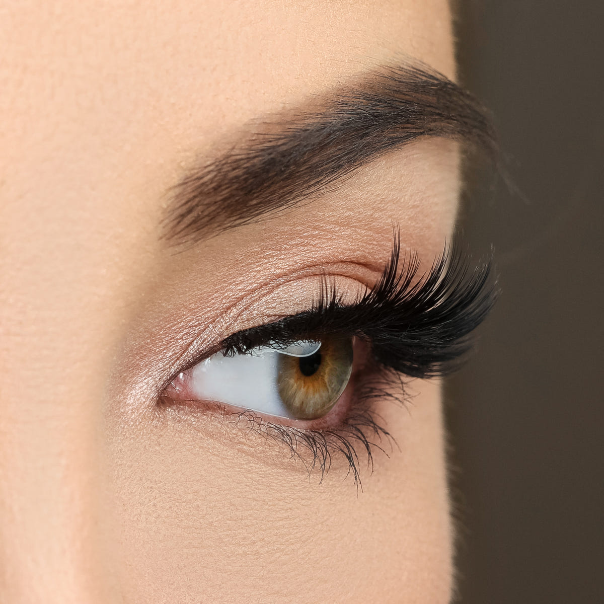 House of Lashes - Allura (Model Shot 2)