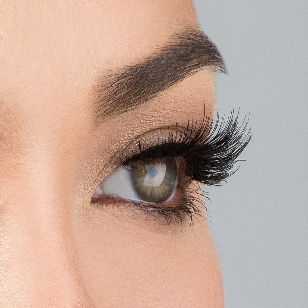 House of Lashes - Mon Chéri (Model Shot 1)