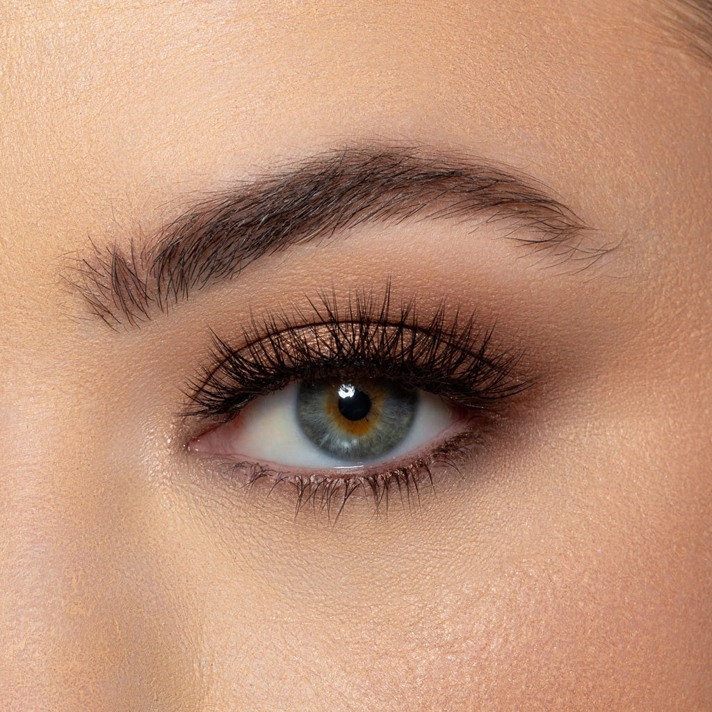 House of Lashes - Pixie Lite (Model Shot 1)