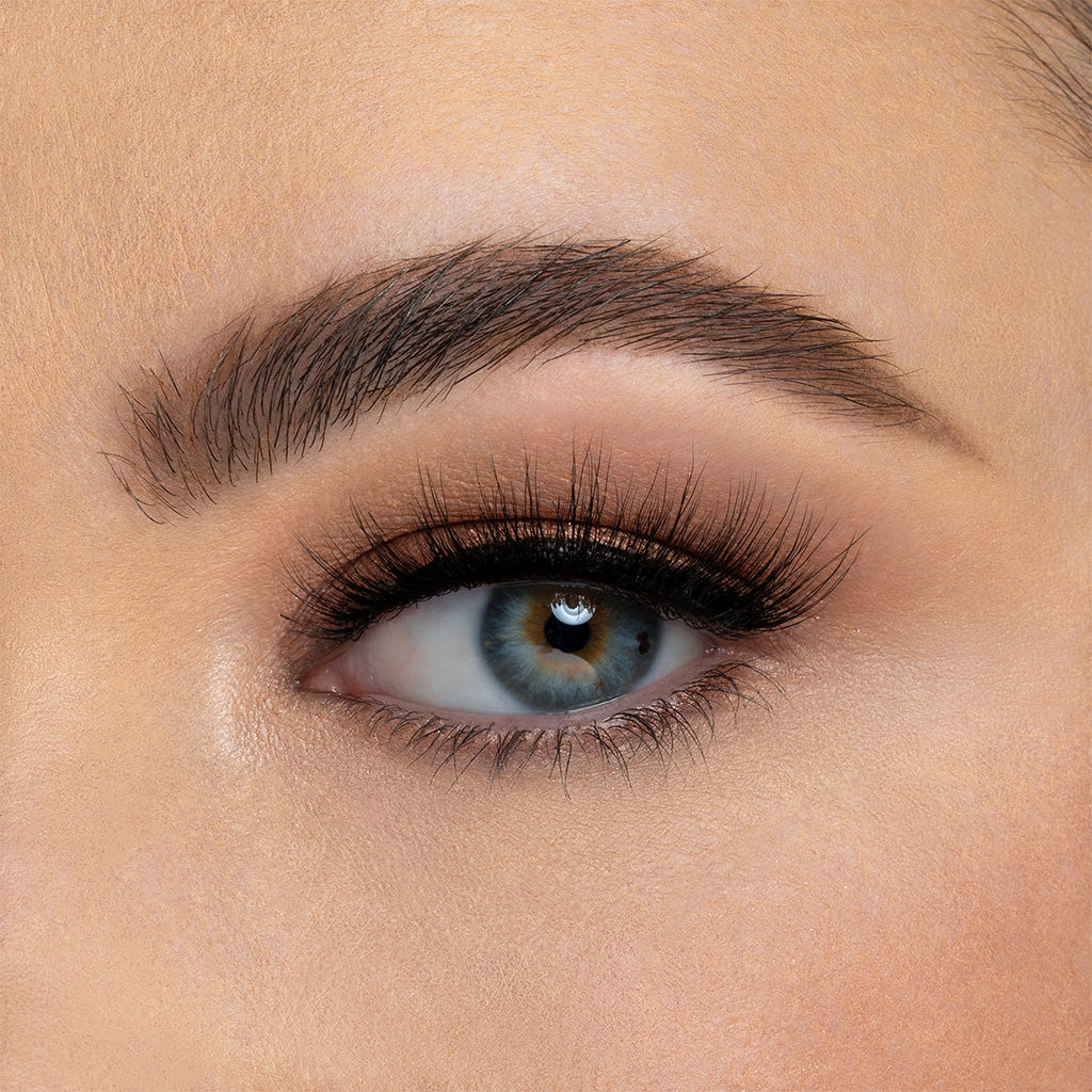 House of Lashes Secret Collection - Blessings (Model Shot)
