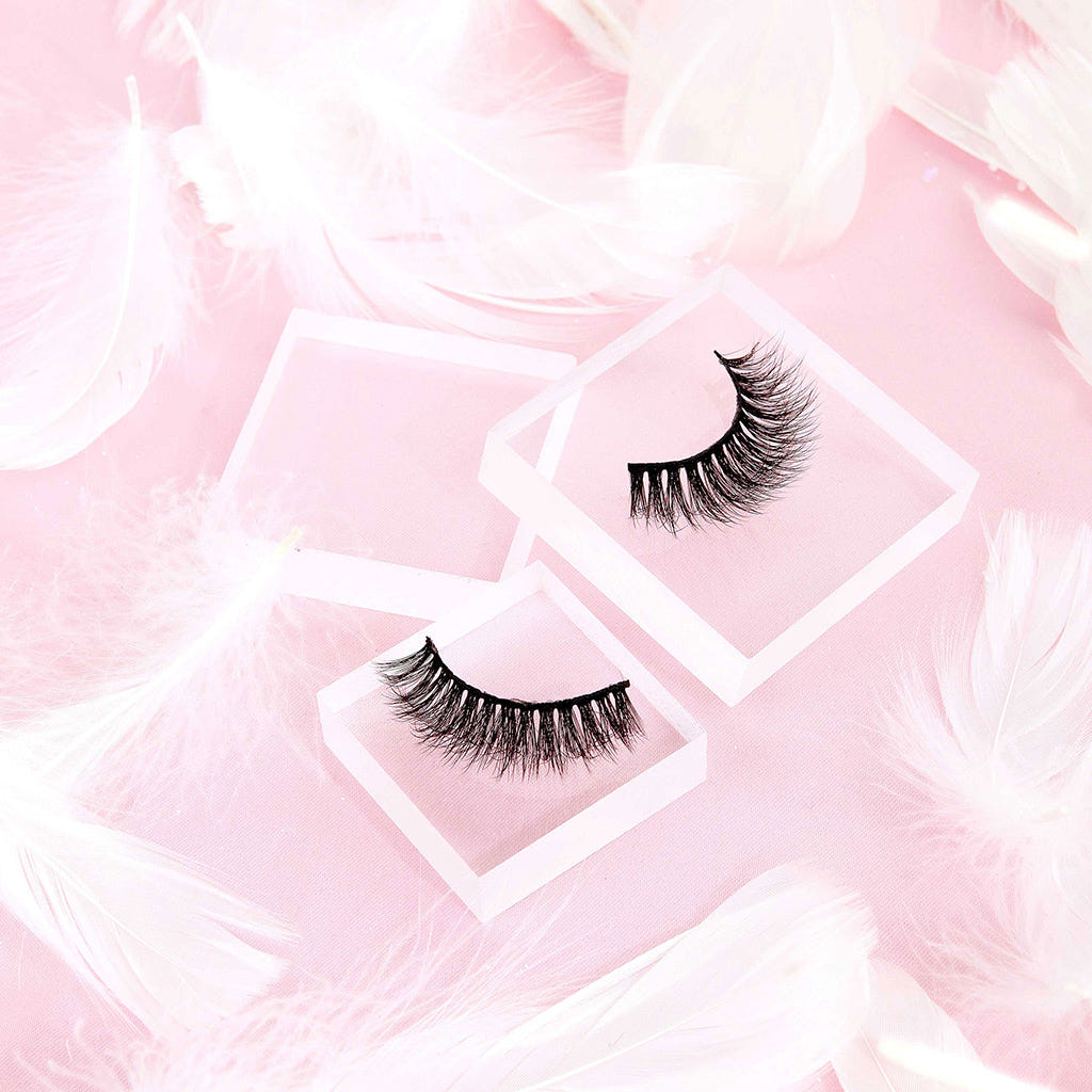 Invogue False Eyelashes - Best Life (Lifestyle 3)