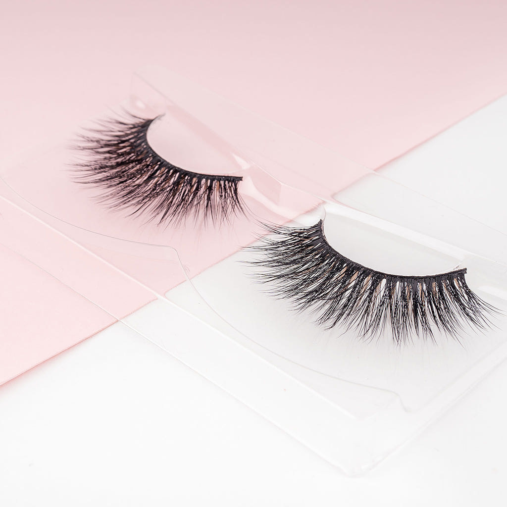 Invogue False Eyelashes - Brunchin' (Lifestyle 2)