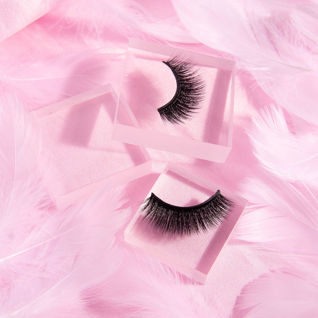 Invogue False Eyelashes - Girl's Night (Lifestyle 3)