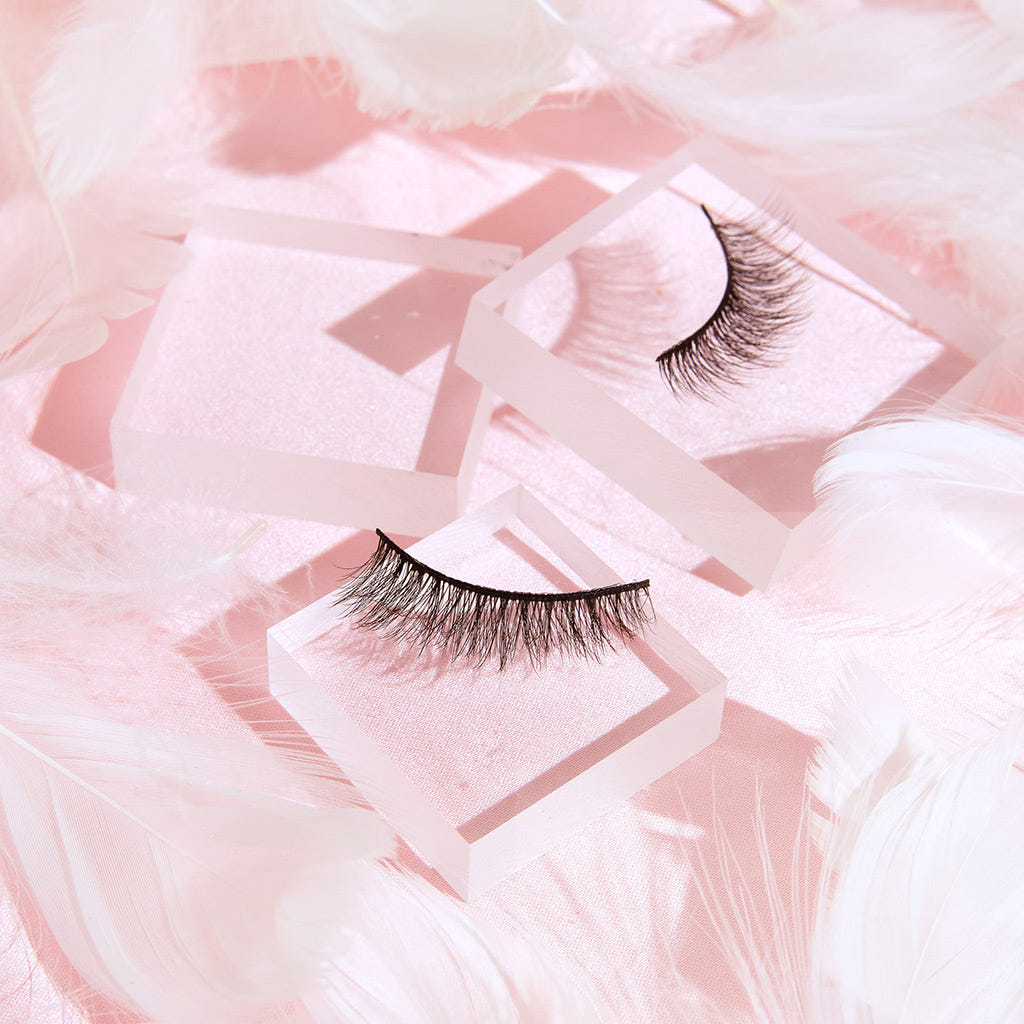Invogue False Eyelashes Jetsetter Multipack (3 Pairs) - Lifestyle 3