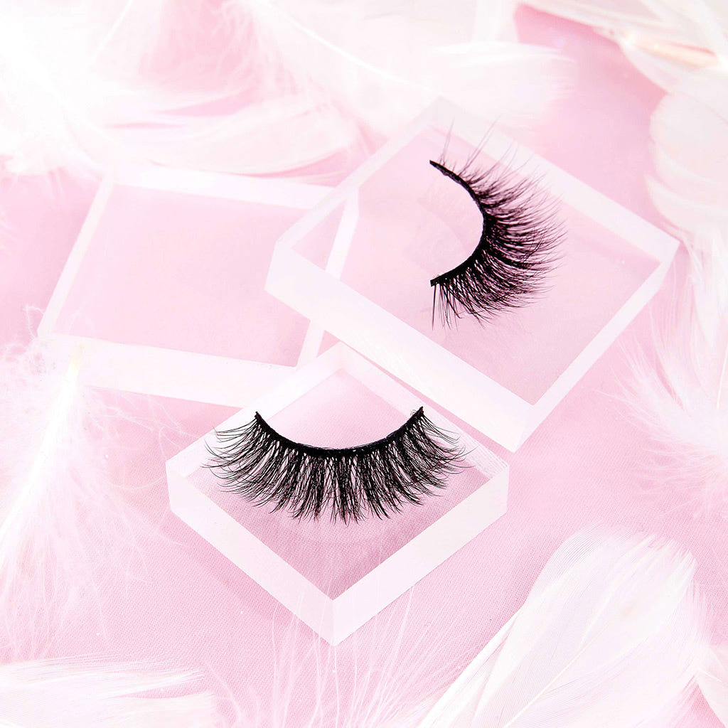 Invogue False Eyelashes - Triple Threat (Lifestyle 3)