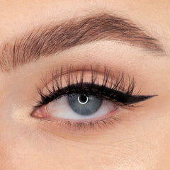 Kiss Lash Couture Luxtensions Collection - Black Swan (Model Shot)