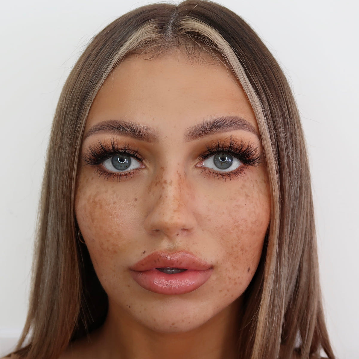 Lilly Lashes 3D Faux Mink Lashes - Miami Flare (Model Shot)