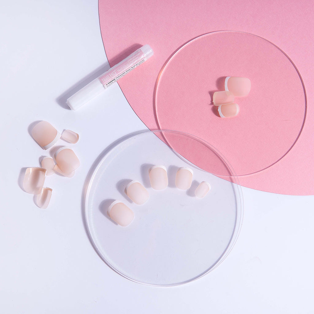 Nail HQ False Nails Square - French (Lifestyle)