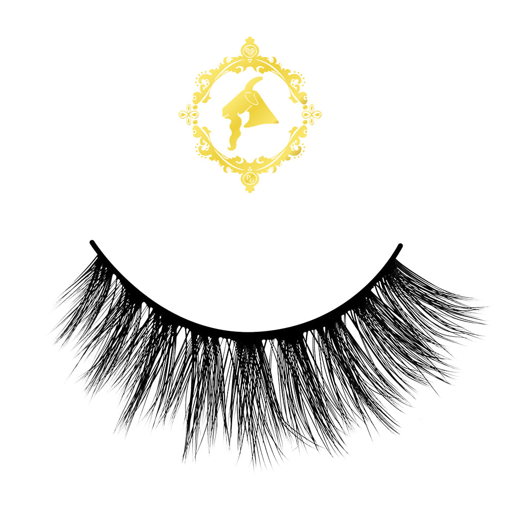 Pinky Goat Lashes - Sahar (Model Shot)