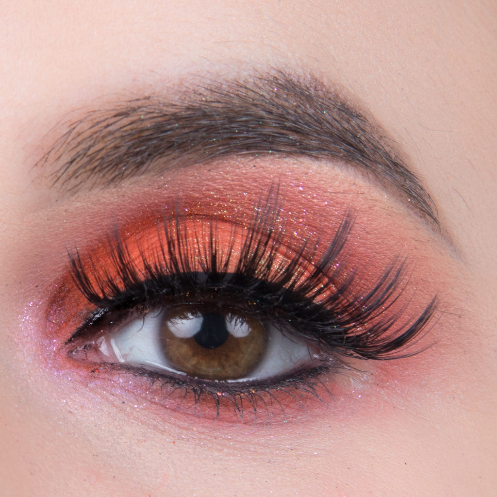 Pinky Goat 3D Silk Collection Lashes - Joury (Model Shot)