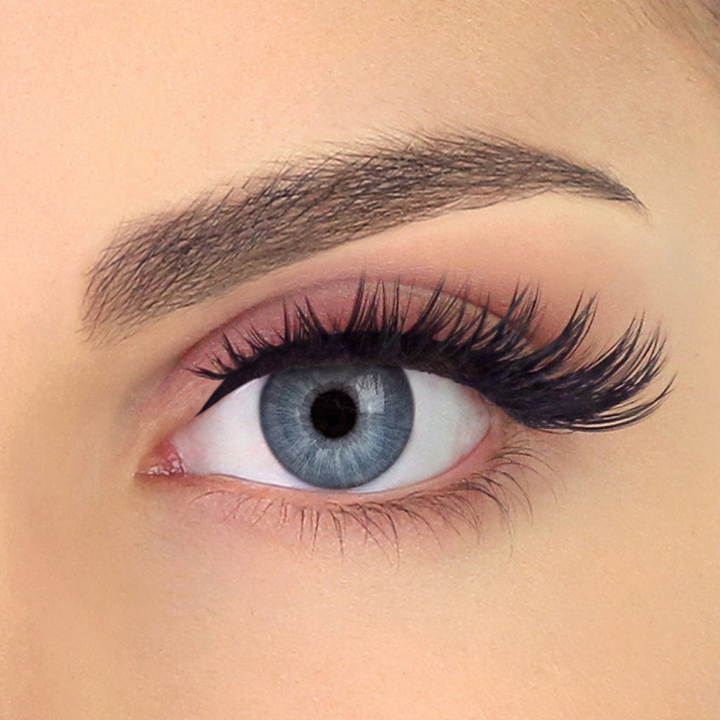 Pinky Goat Glam Collection Lashes - Noura (Model Shot 1)