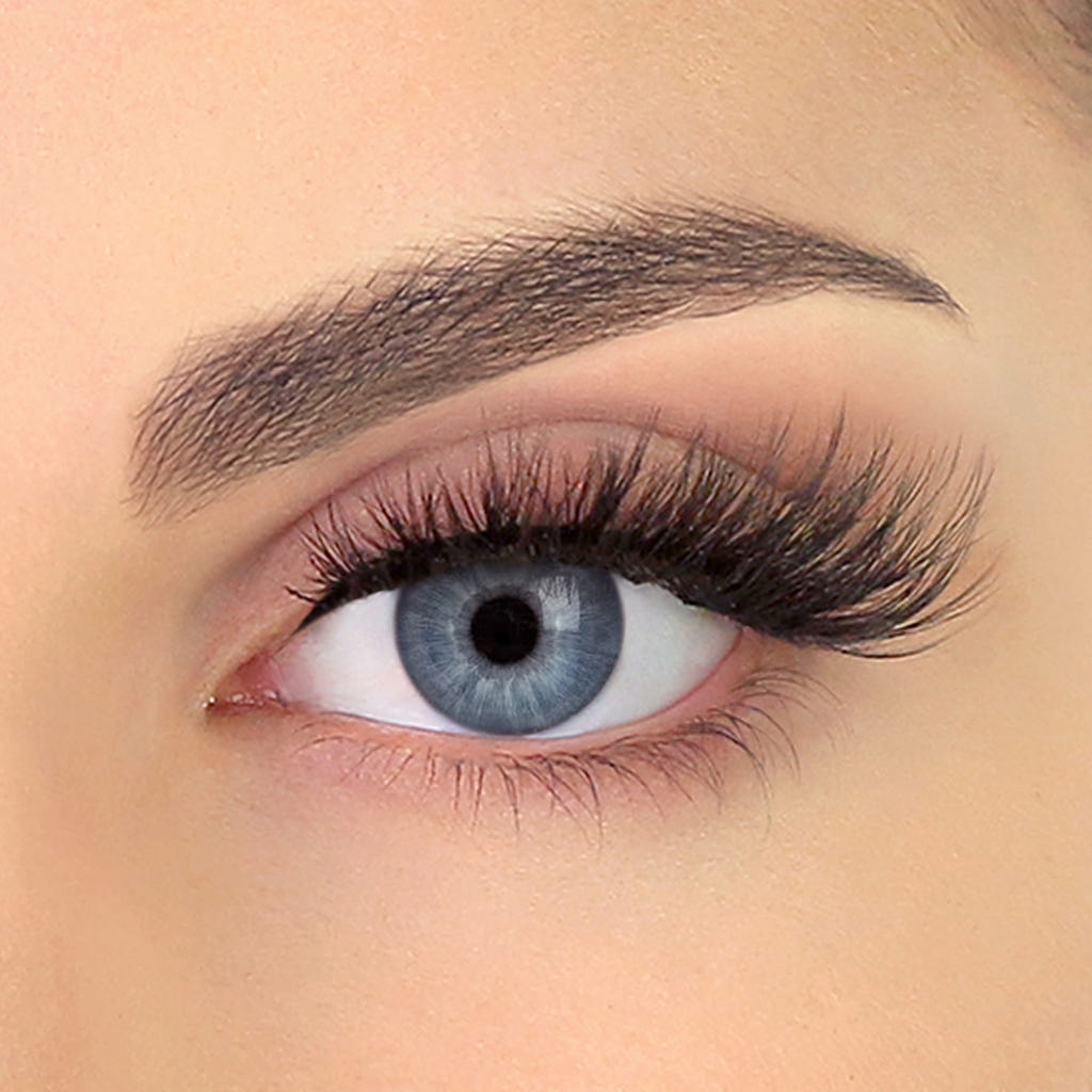Pinky Goat Faux Mink Lashes - Reem (Model Shot 1)
