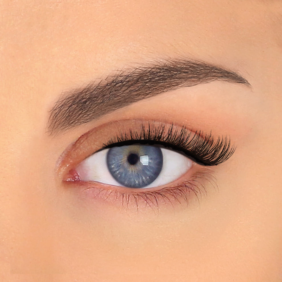 Pinky Goat Lashes - Rimas (Model Shot)