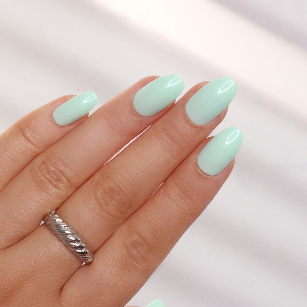 SOSU by SJ False Nails Ballerina Medium Length - Mojito (Model Shot)